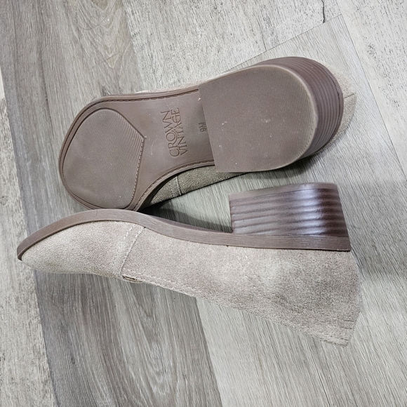 Crown Vintage Loafer Women's Tan Suede Shoes Size 9 - Picture 6 of 8